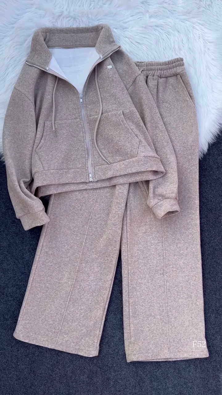 Cozy Fleece Zip-Up Lounge Set – Full Zip Hoodie with Drawstring Collar & Matching Wide-Leg Pants | Soft, Warm & Relaxed Fit Winter Wear | Available in Beige Color