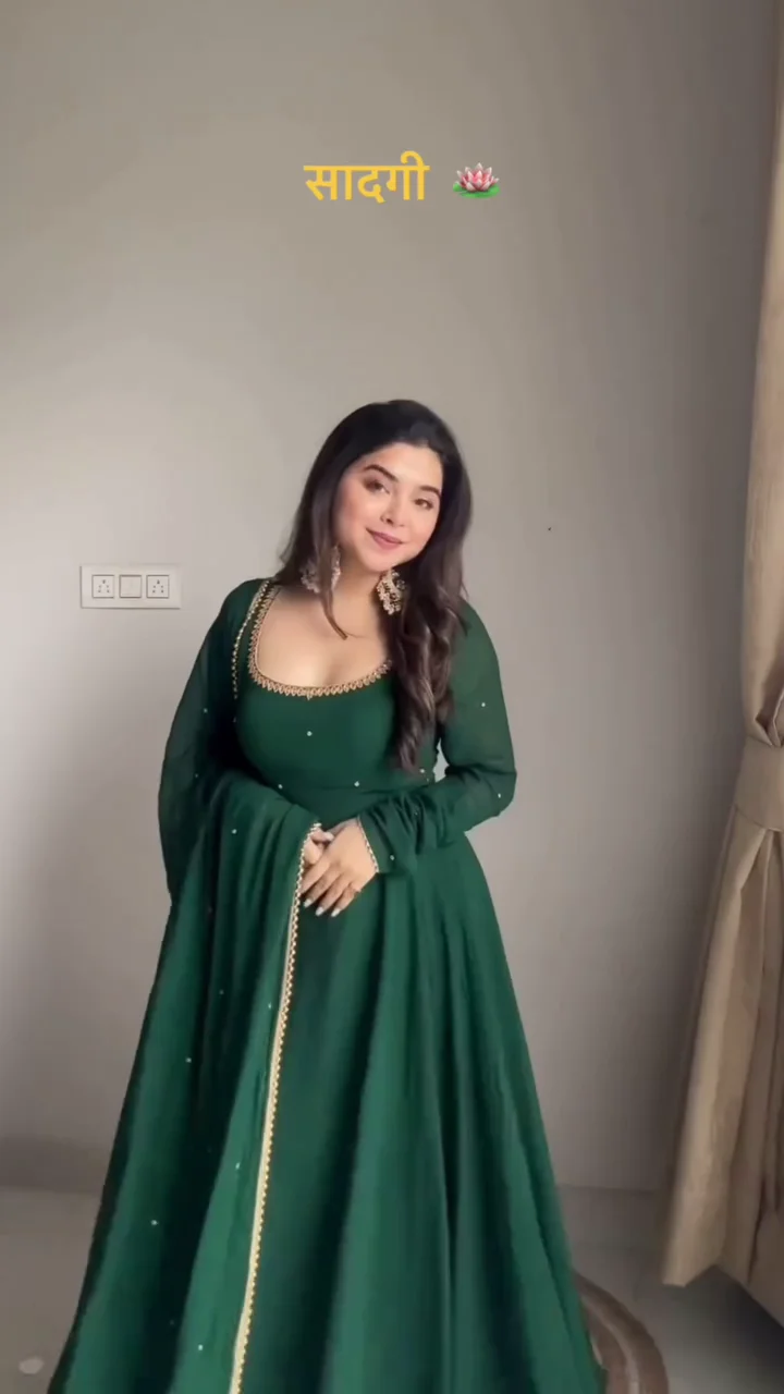 Exquisite Bottle Green Georgette Anarkali Gown with Intricate Zari Lace Border and Matching Dupatta – Sophisticated Ethnic Evening Wear for Weddings and Festive Celebrations